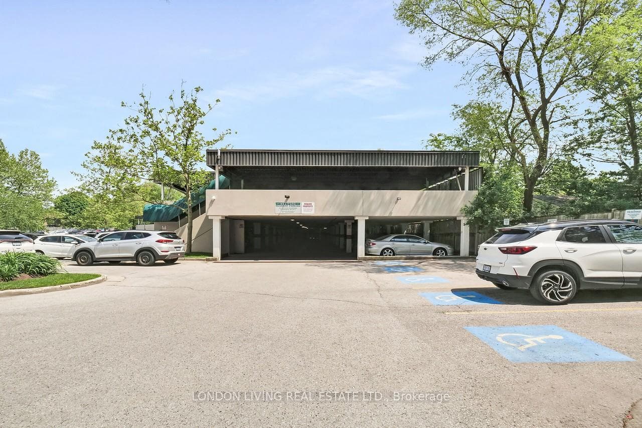 744 Wonderland Road Unit 805 photo 26