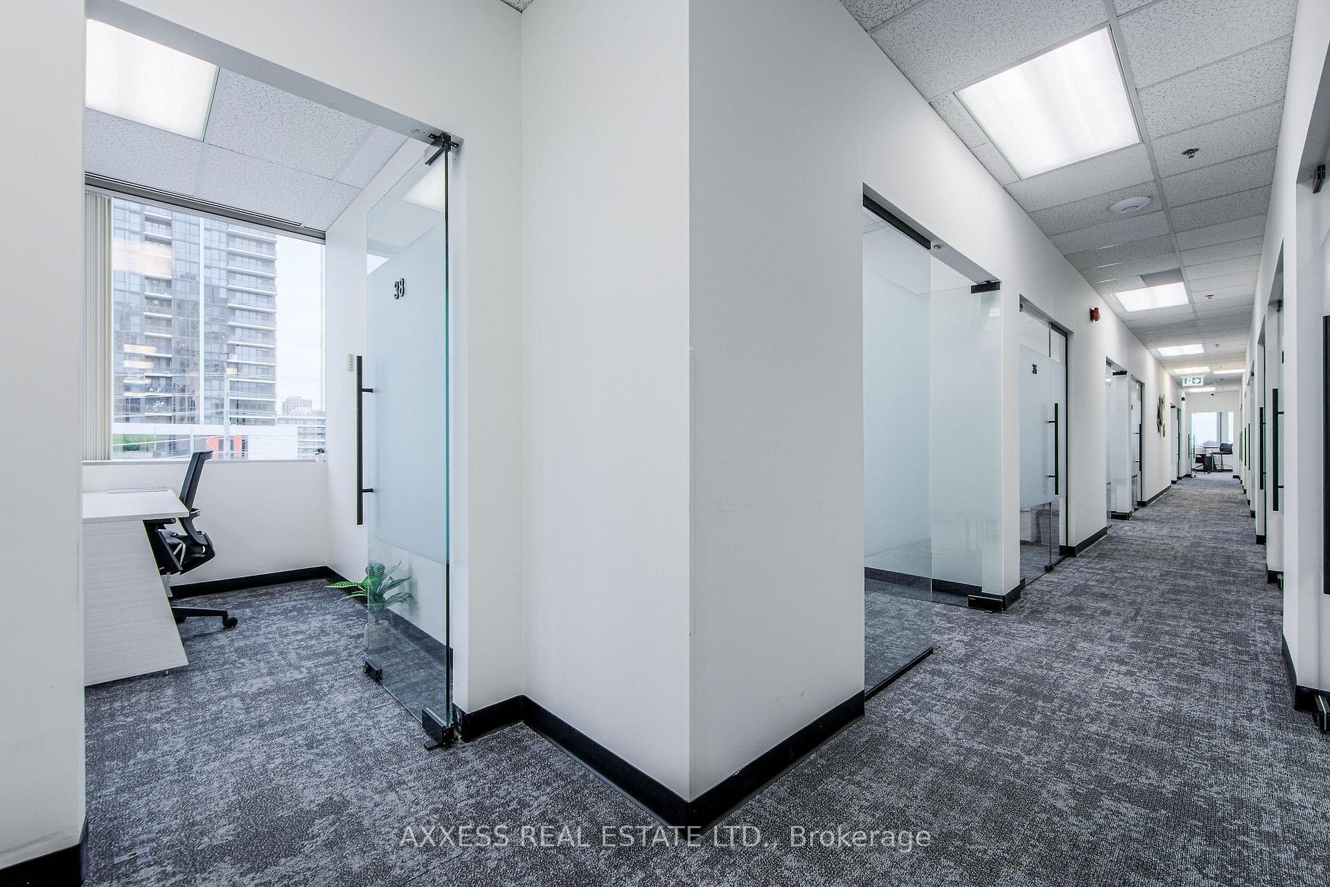 30 Eglinton Avenue Unit 400 photo 35