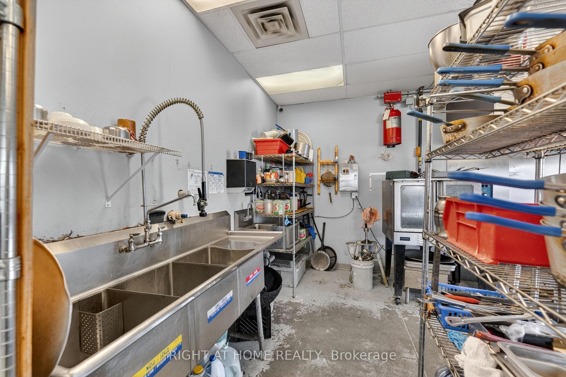 5370 CANOTEK Road Unit 1 photo 20