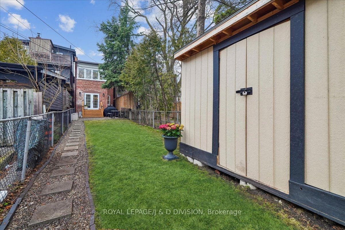 159 Ranleigh Avenue photo 32