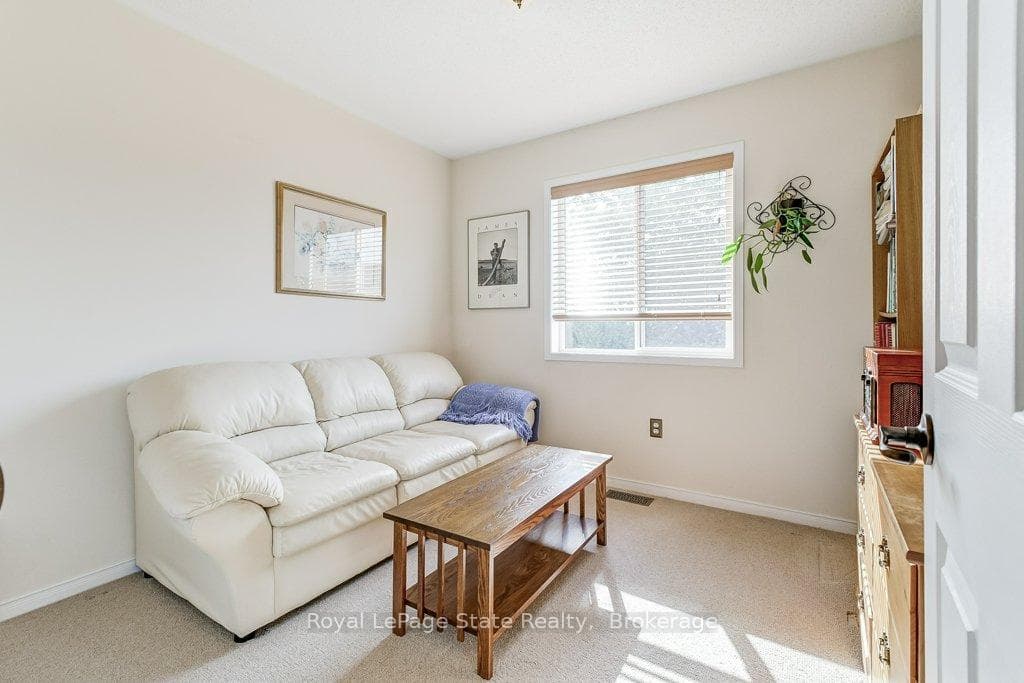 25 Golden Iris Crescent photo 21