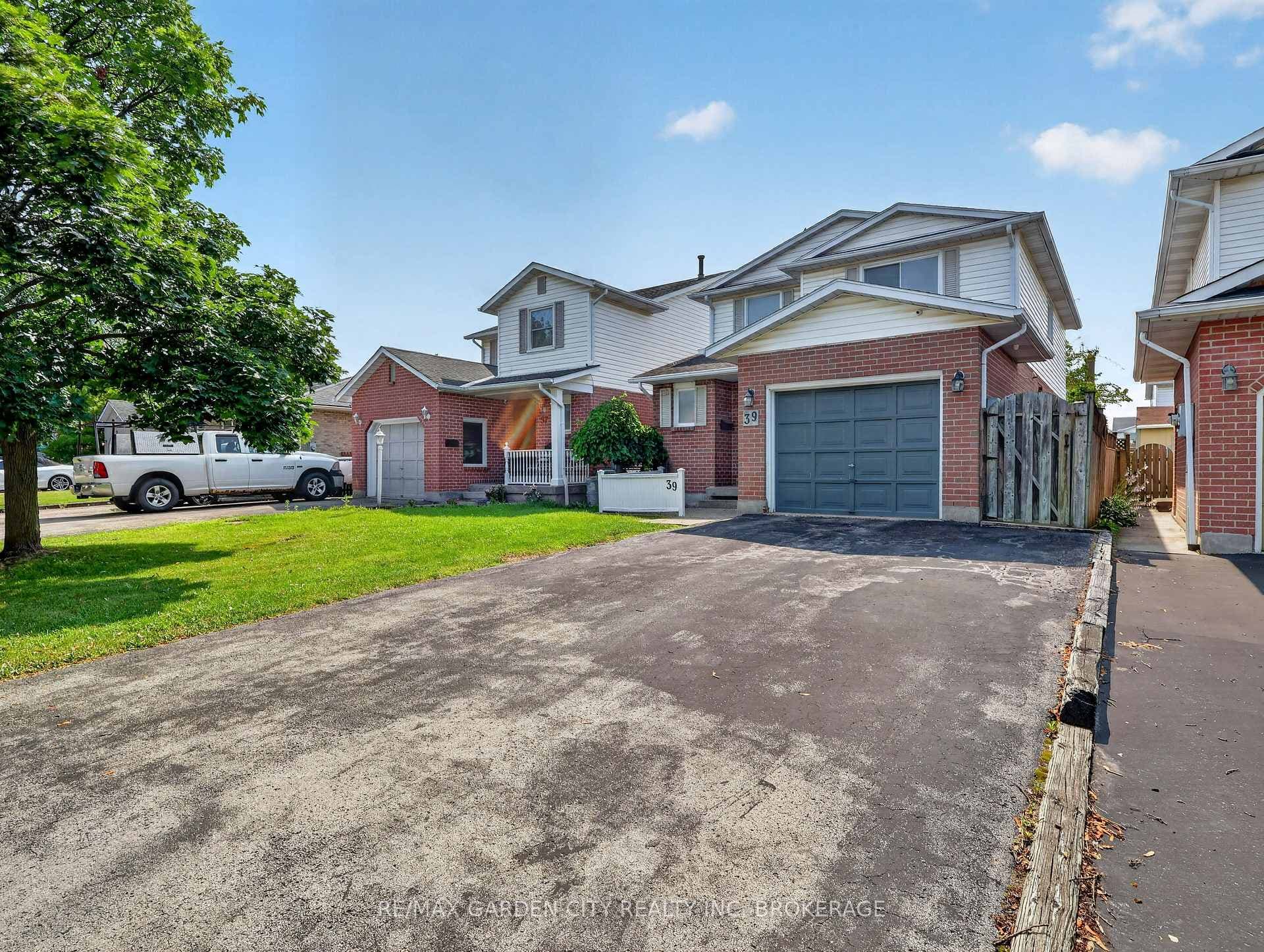 39 Buchanan Crescent photo 3