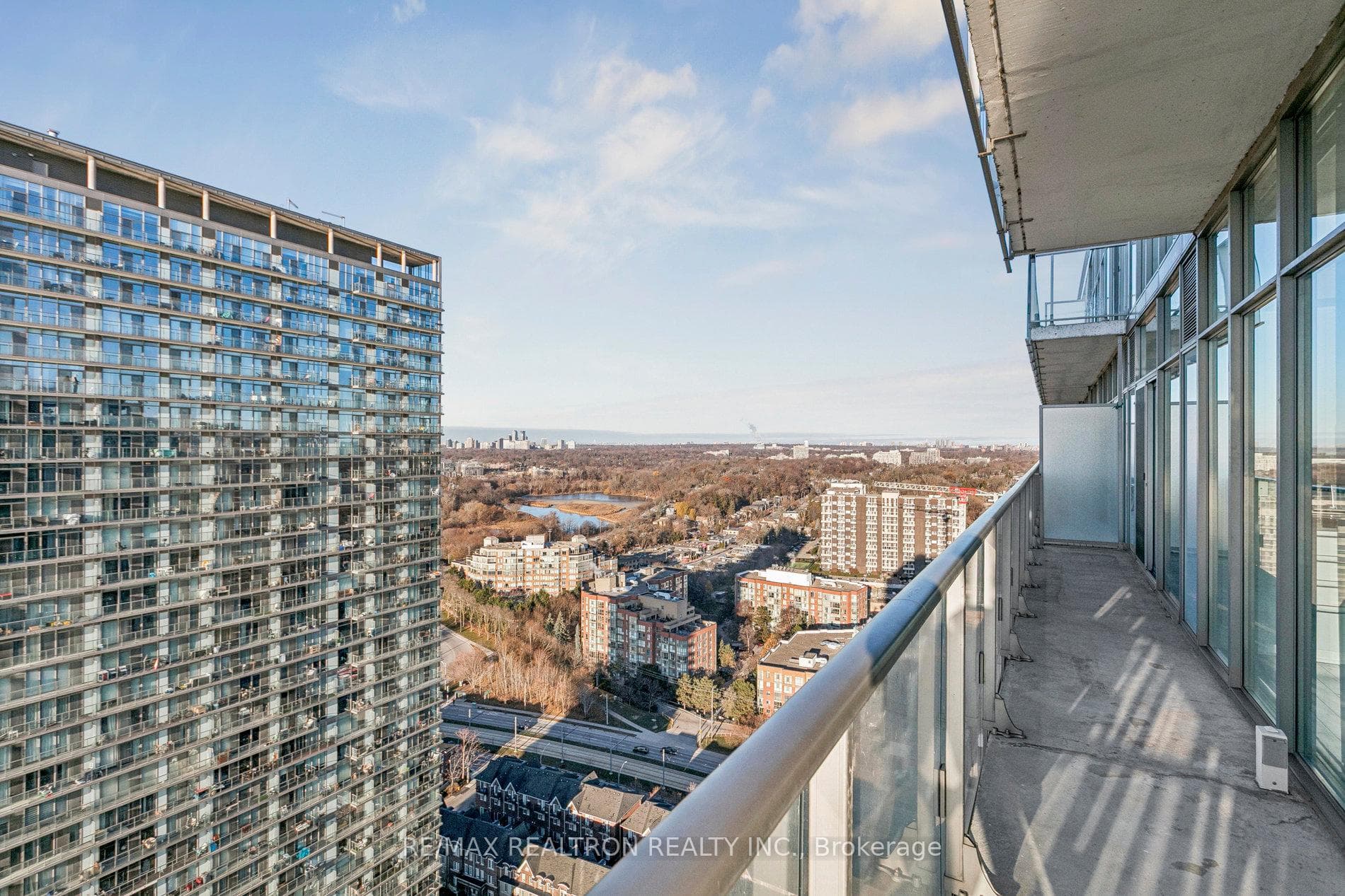 103 The Queensway N/A Unit 2805 photo 37