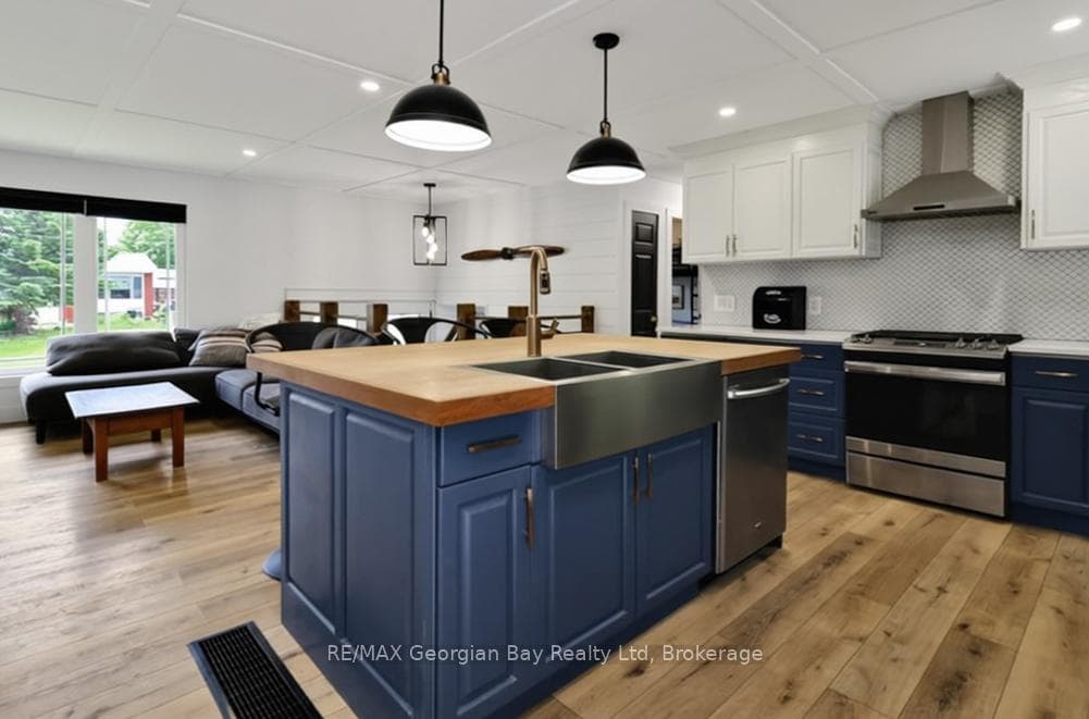 460 Athabaska Street photo 10