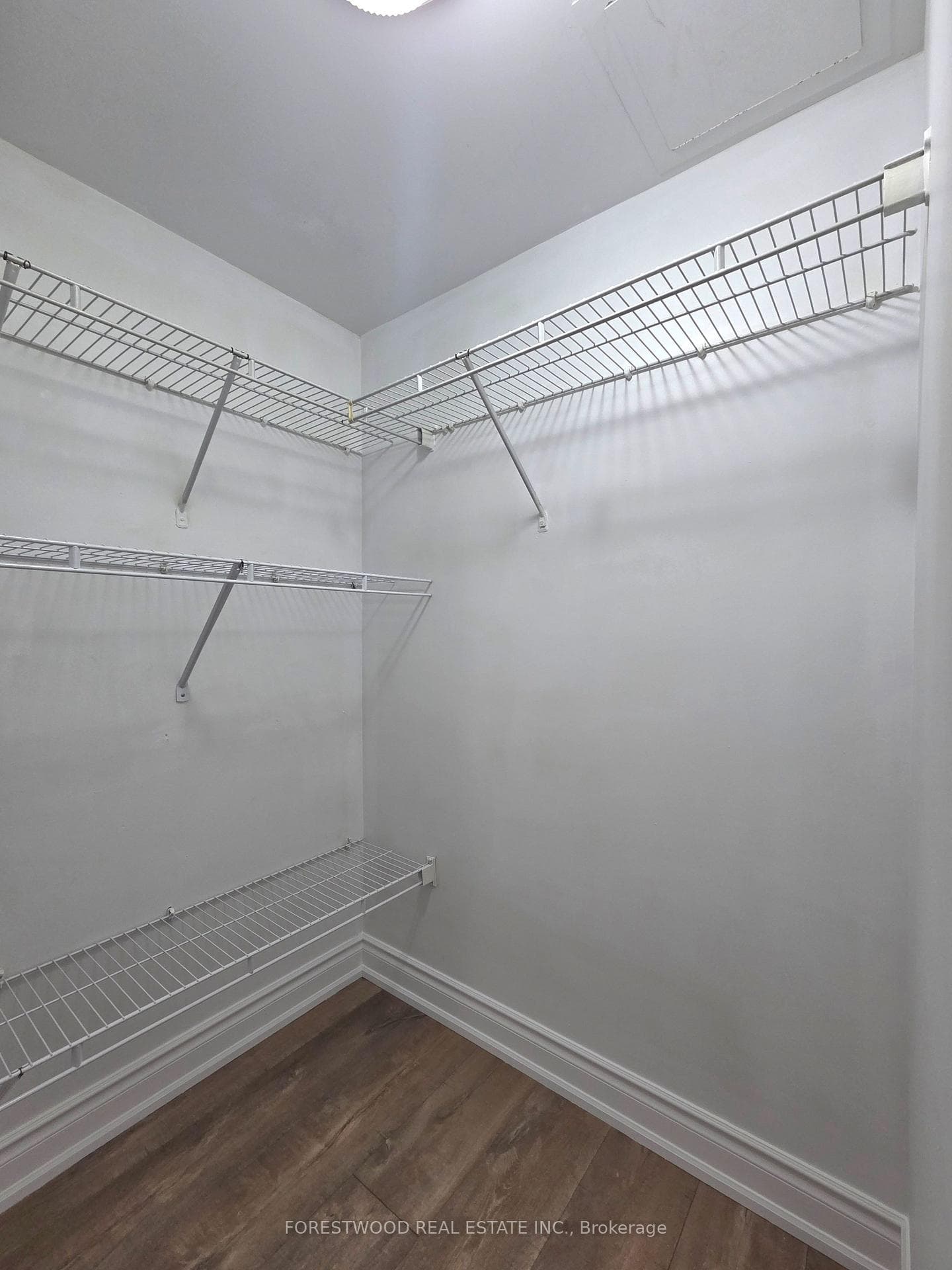 310 Burnhamthorpe Road Unit 3303 photo 14
