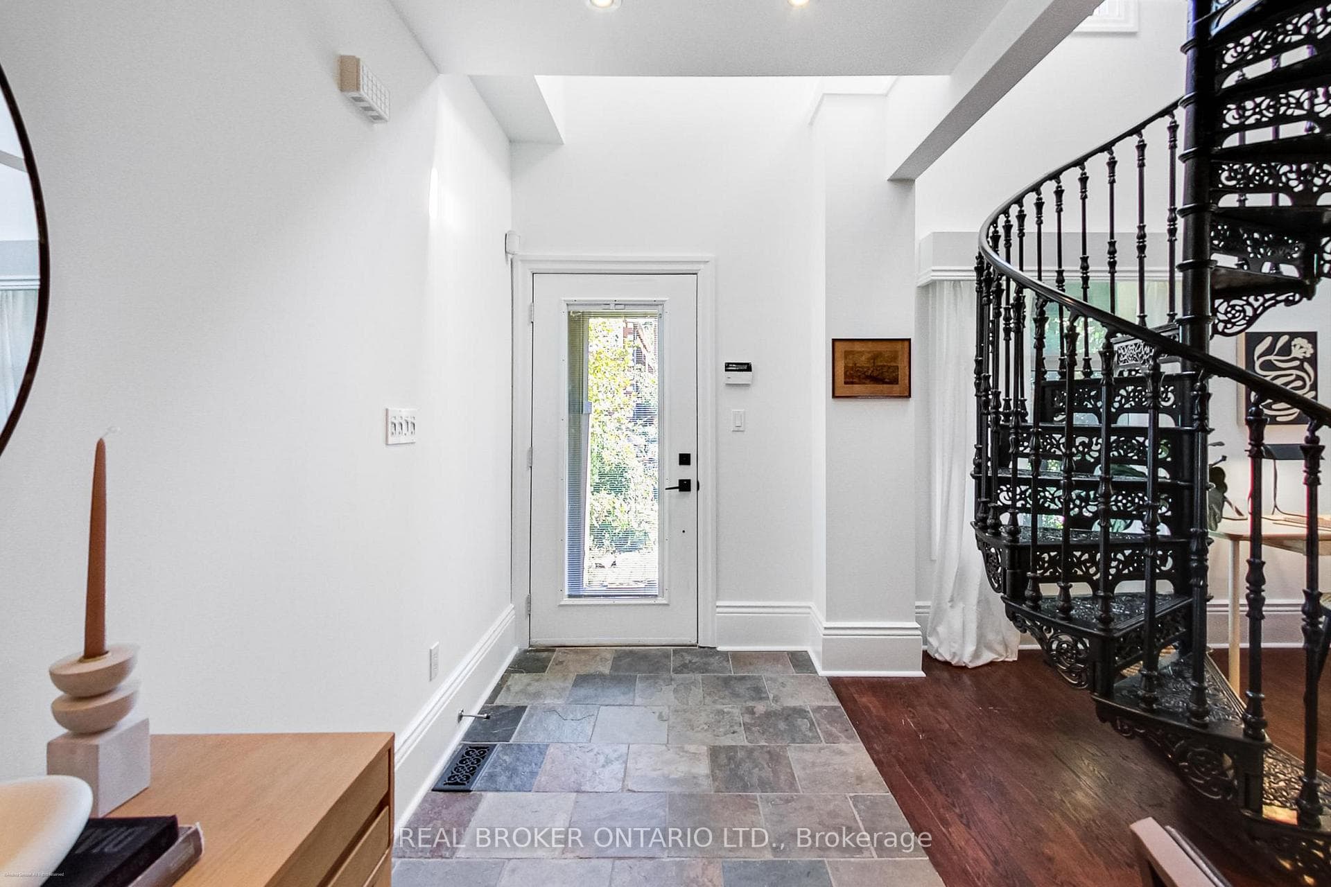 52 Eaton Avenue photo 3