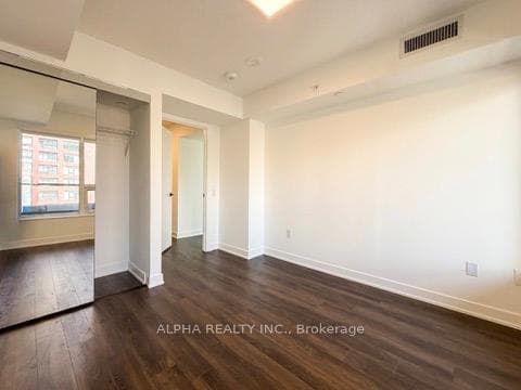 609 Sherbourne Street Unit 1802 photo 5