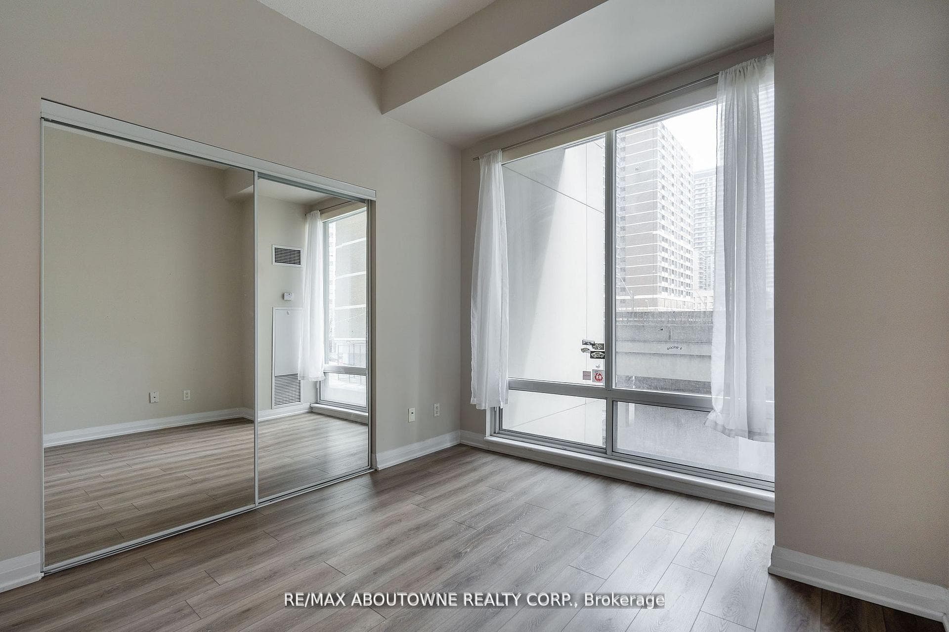 1121 Bay Street Unit 203 photo 18