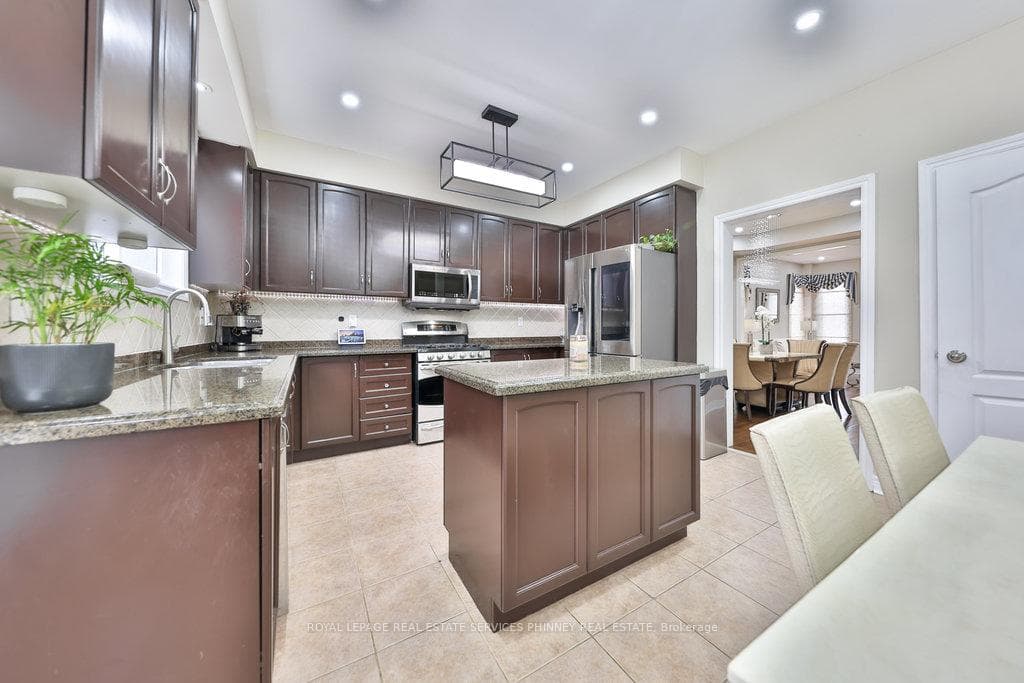 2483 Parkglen Avenue photo 9