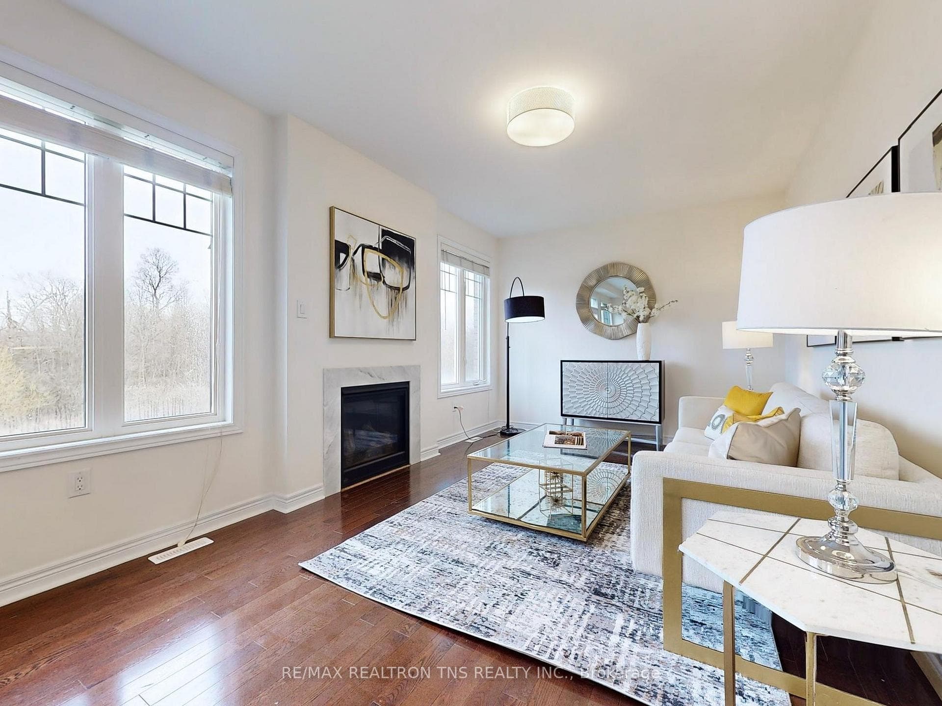 105 Roy Harper Avenue photo 8