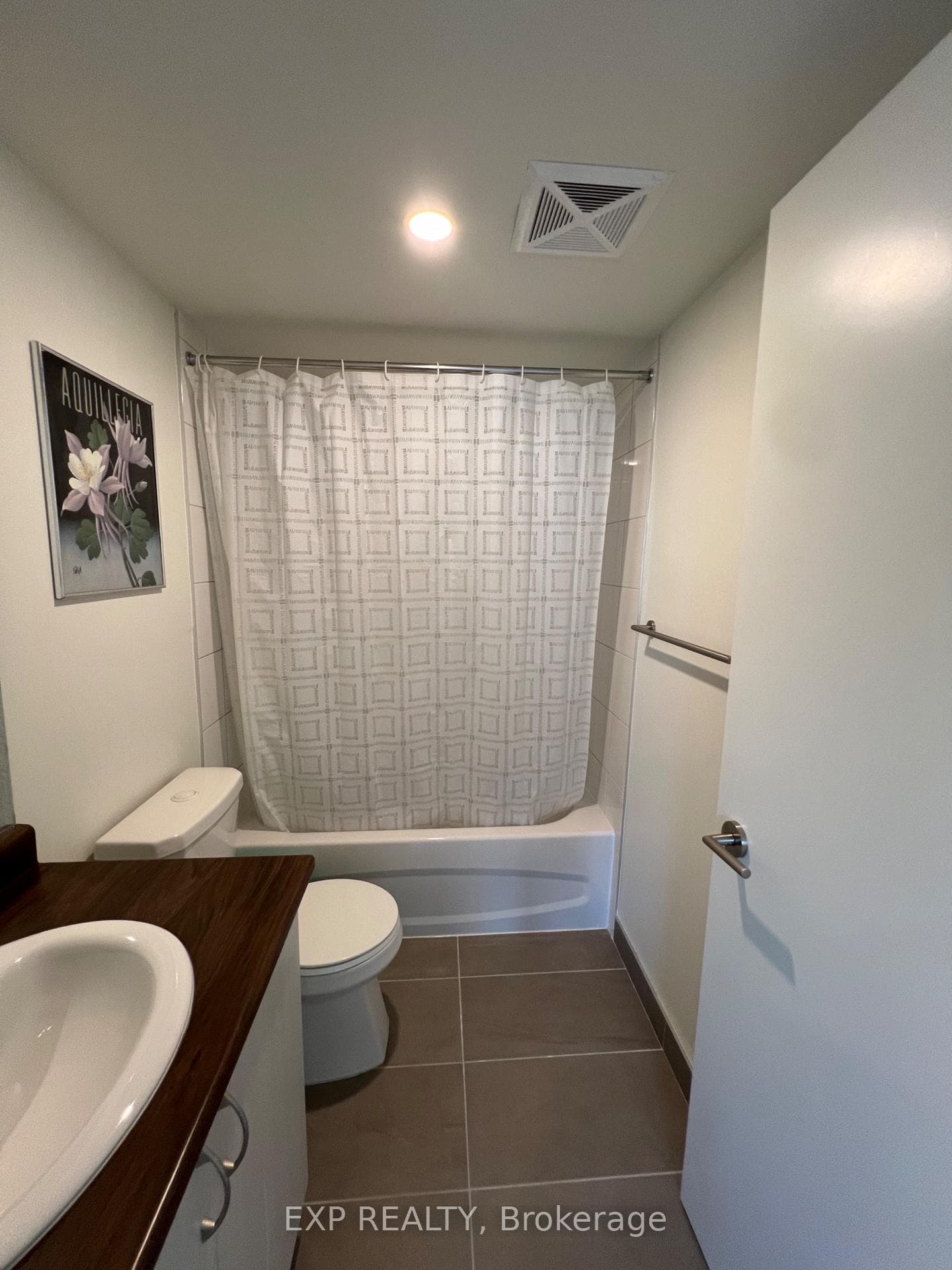 10 Wilby Crescent Unit 906 photo 6
