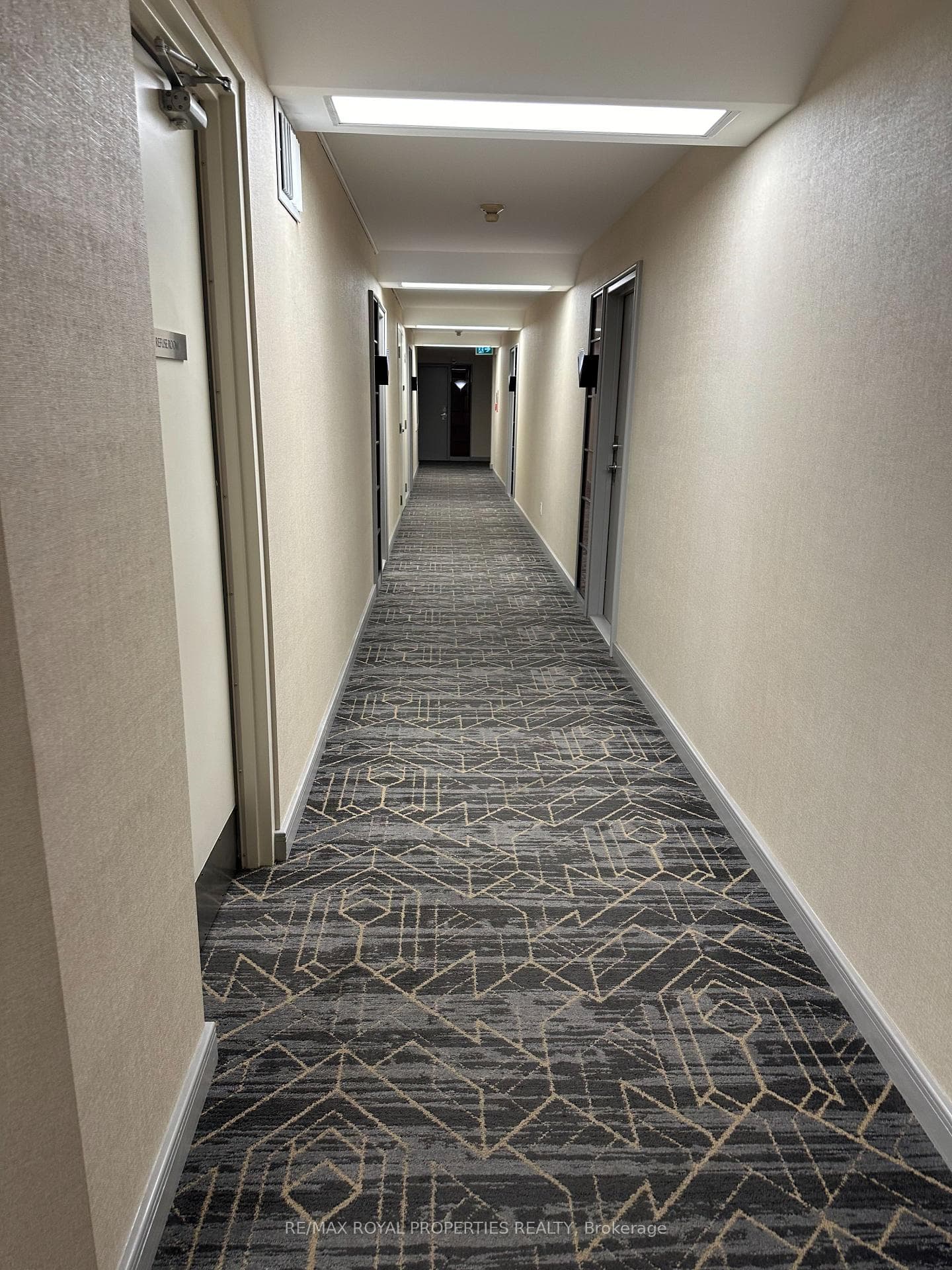 88 Corporate Drive Unit 718 photo 6