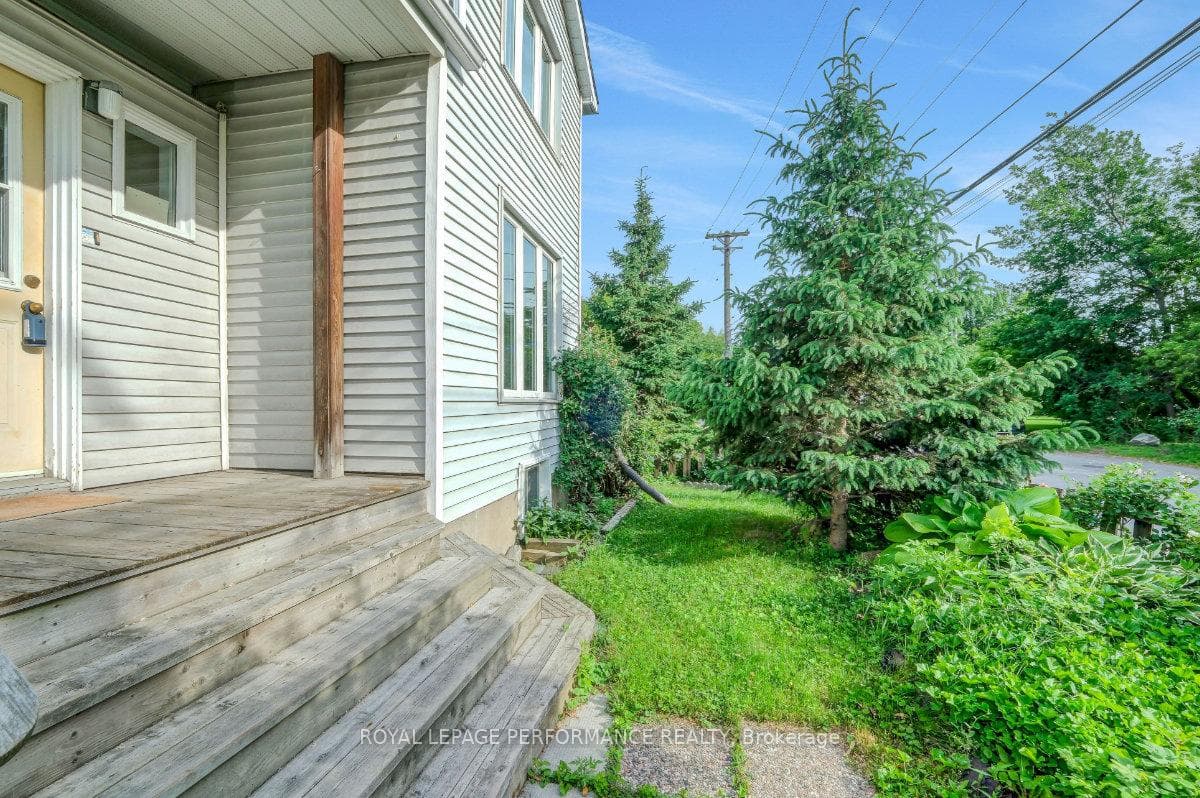 1141 North River Road photo 3