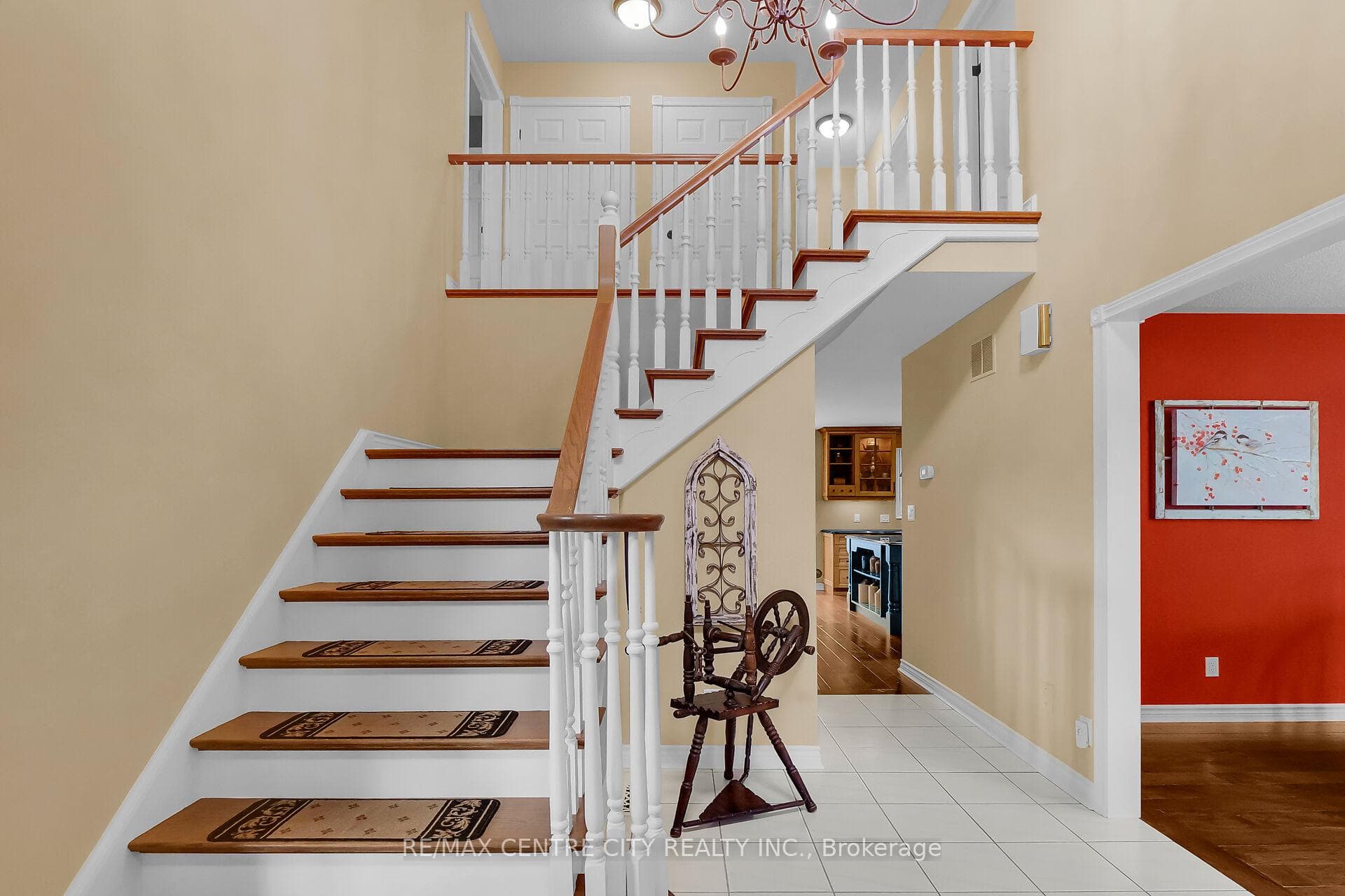 98 Robert Street photo 4