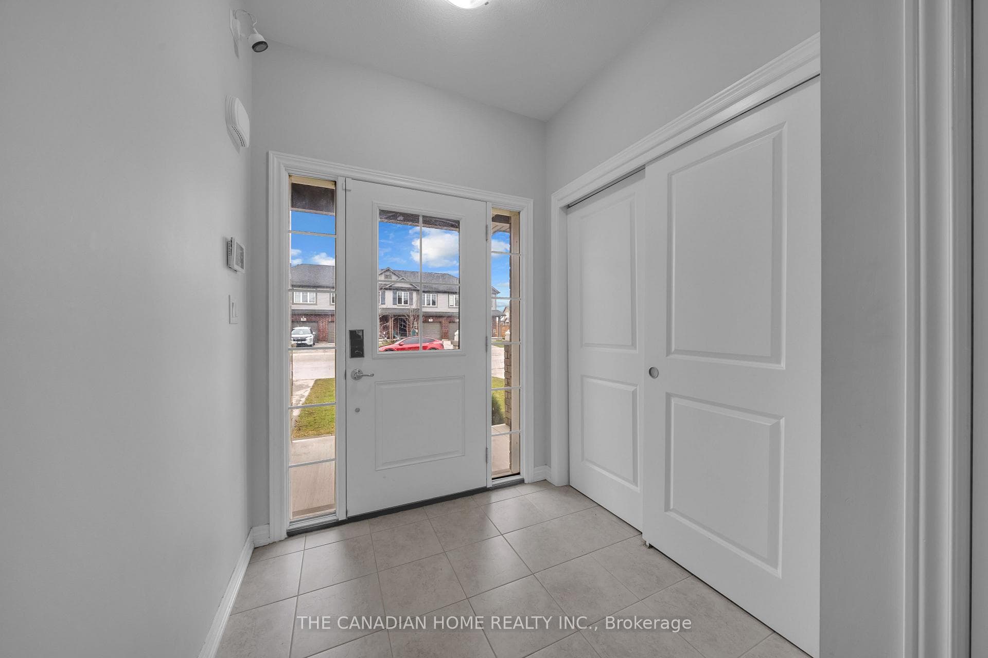 83 Monarch Street photo 27