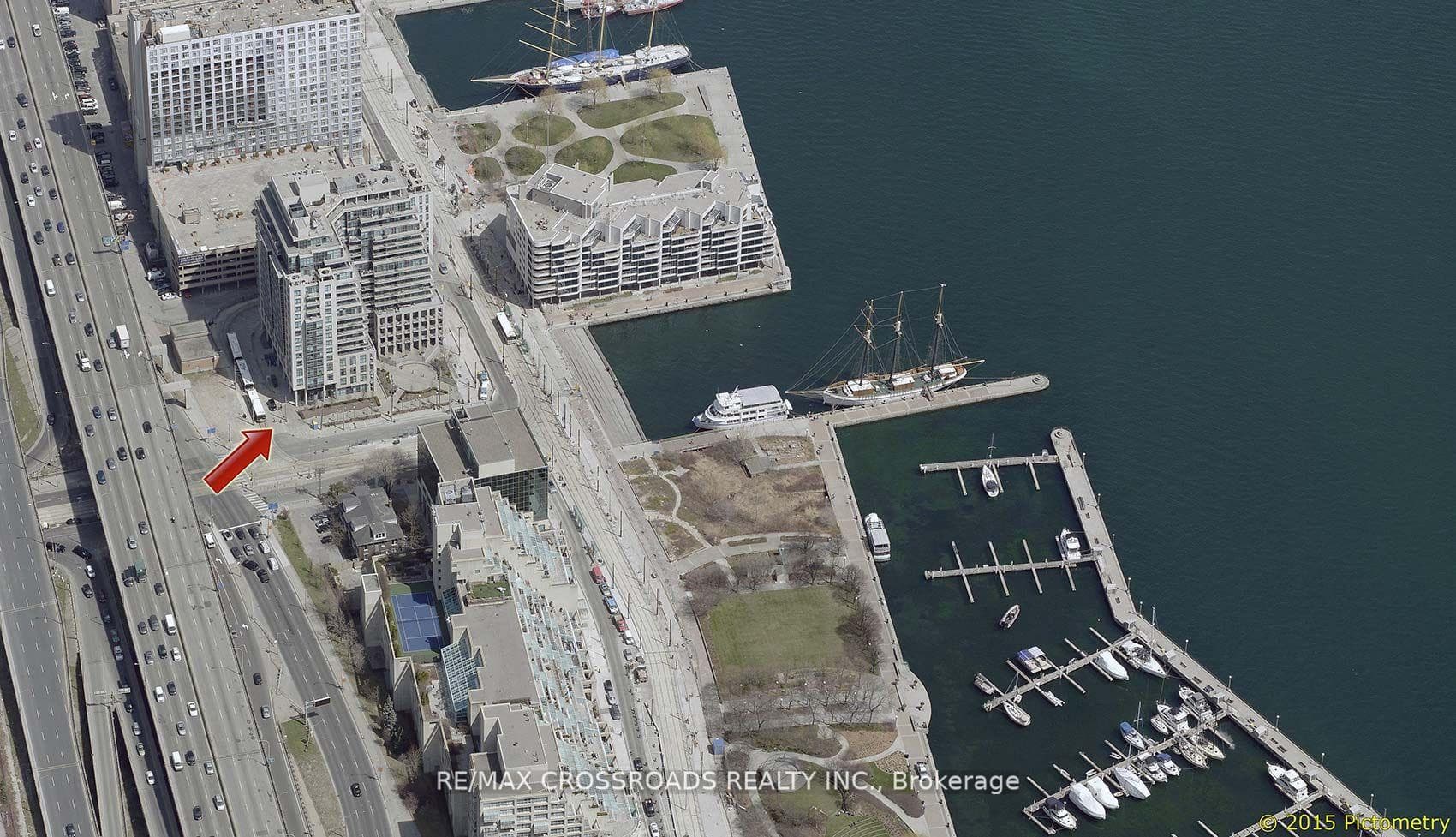 410 Queens Quay Unit 208 photo 4