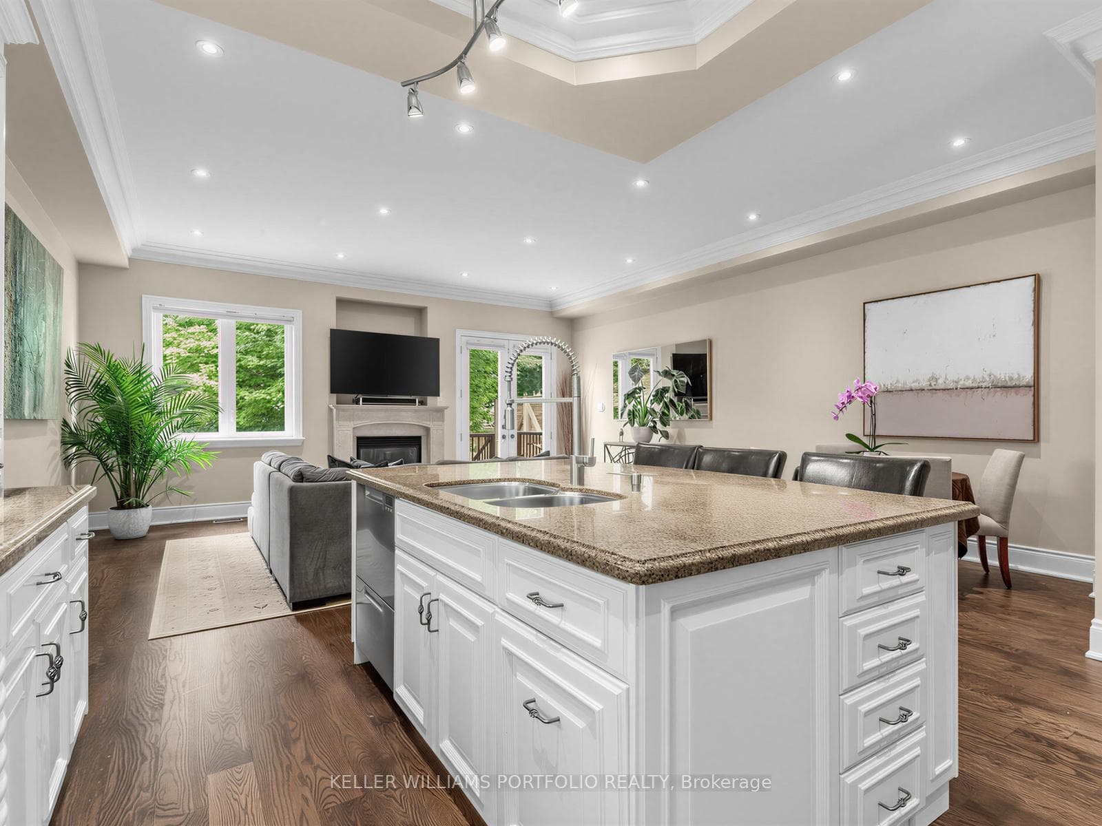 21 Albertus Avenue photo 11