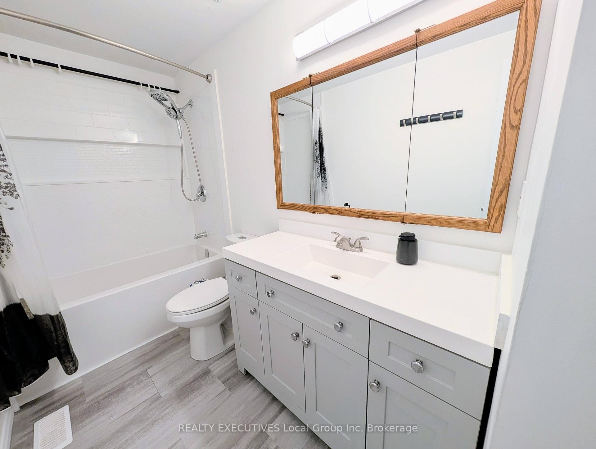 Renovated 4 piece bathroom