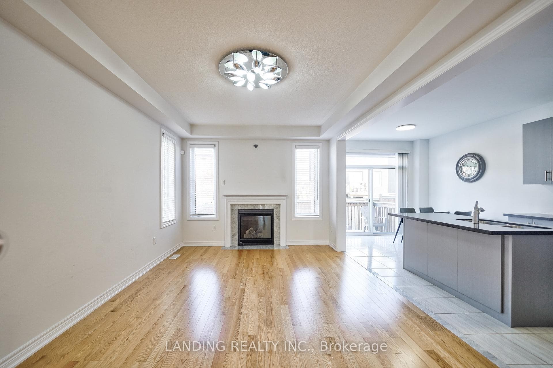 28 Applegate Drive photo 3