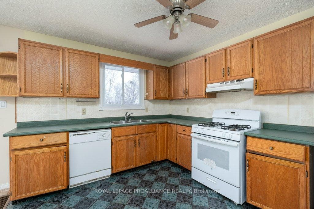 23 Ireland Drive photo 13