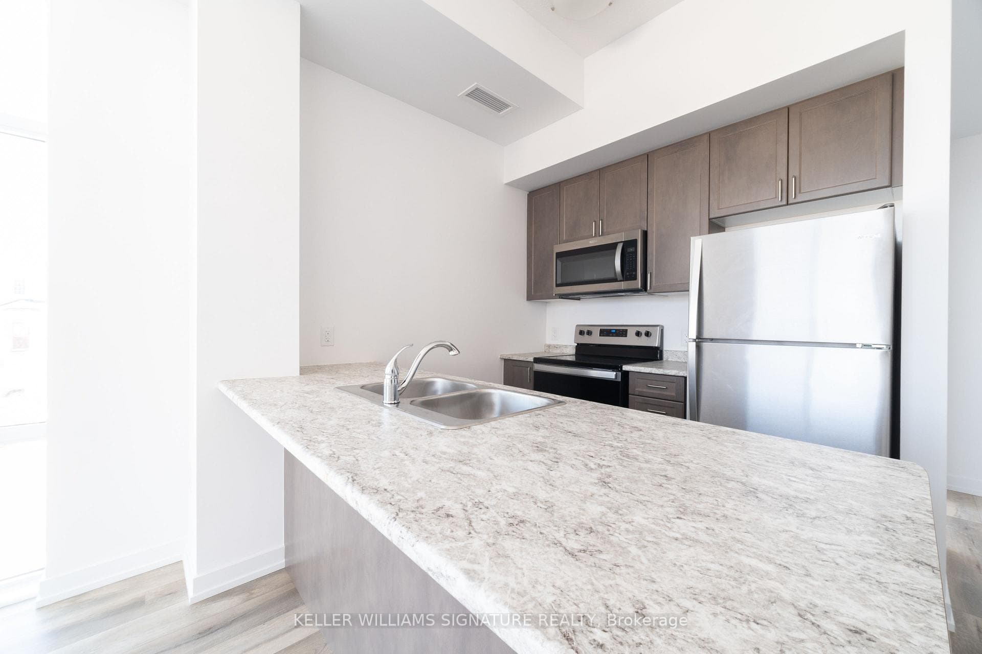 470 Dundas Street Unit 110 photo 5
