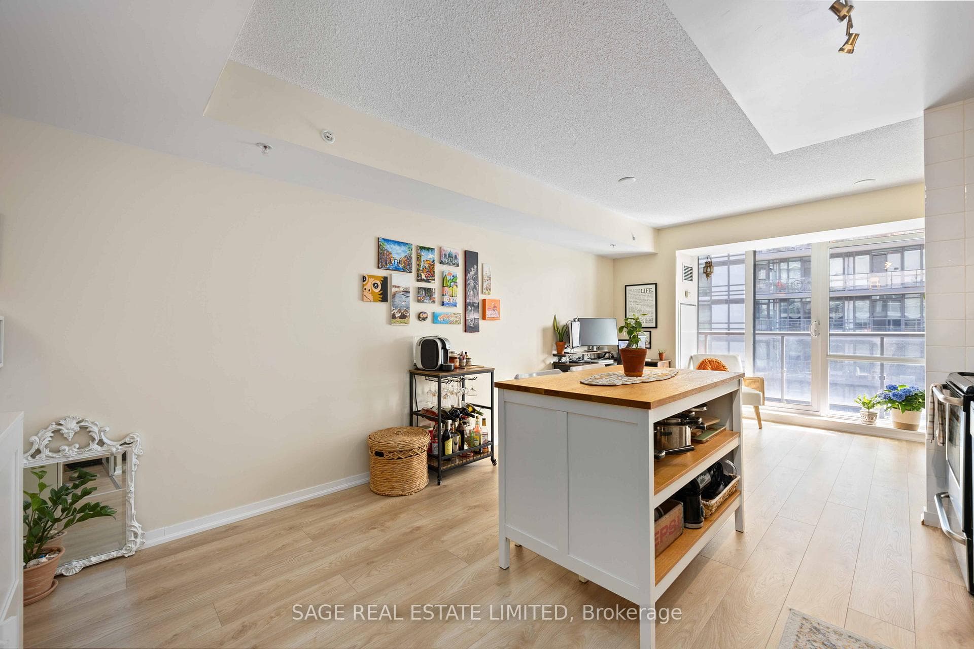20 Joe Shuster Way Unit 1305 photo 13