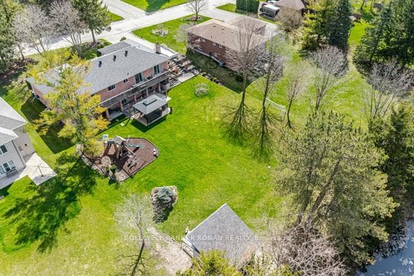 14 Weedon Court photo 35