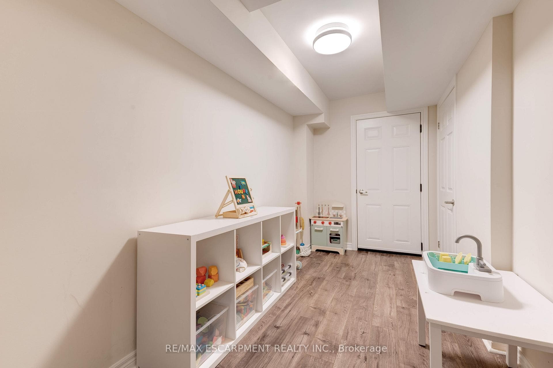 5647 Stella Lane photo 33