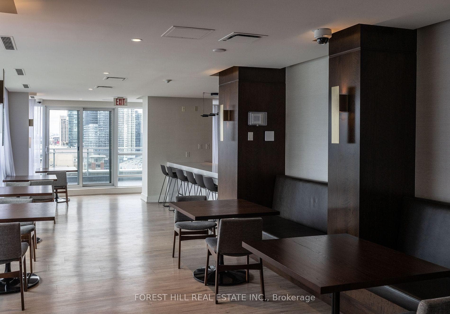 410 Queens Quay Unit 903 photo 30