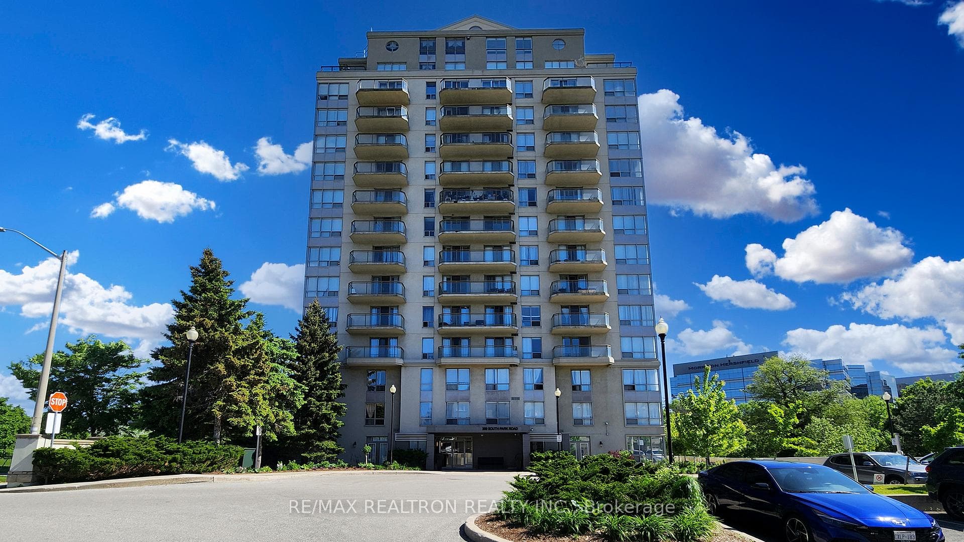 399 South Park Road Unit 503 photo 2