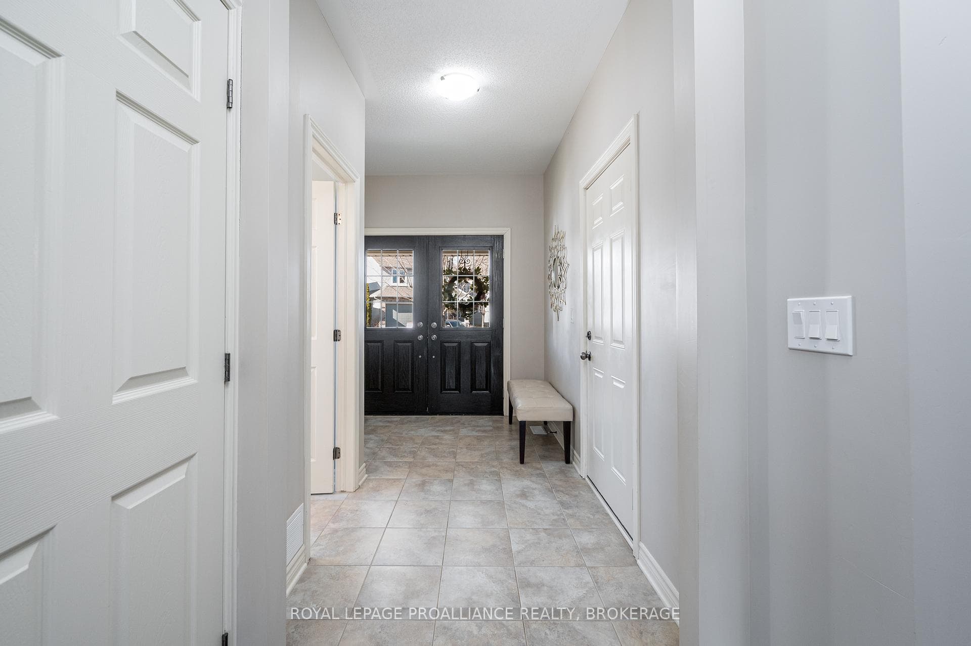 1217 Greenwood Park Drive photo 5