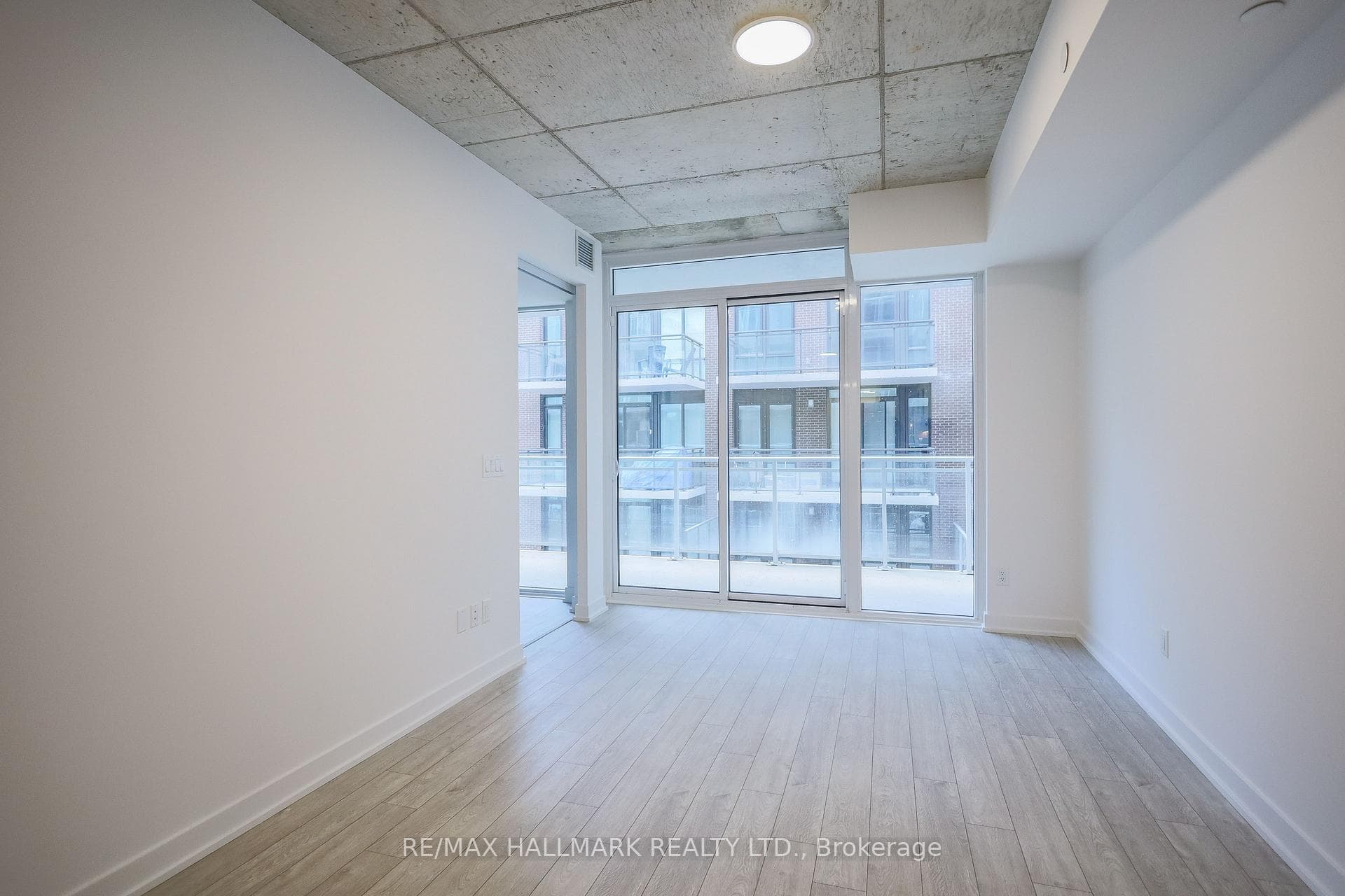 665 Queen Street Unit 313 photo 7