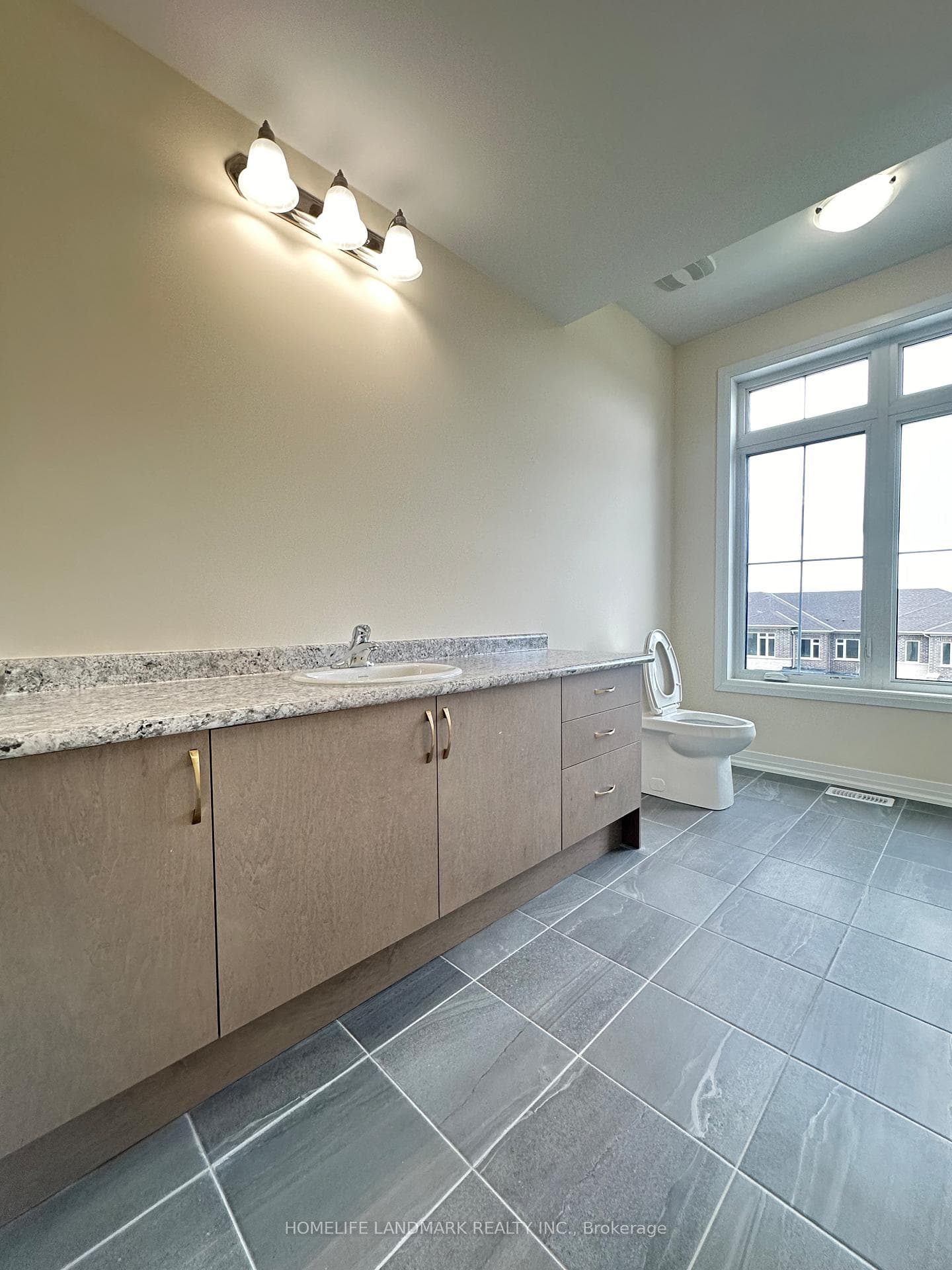 2734 Peter Matthews Drive photo 10
