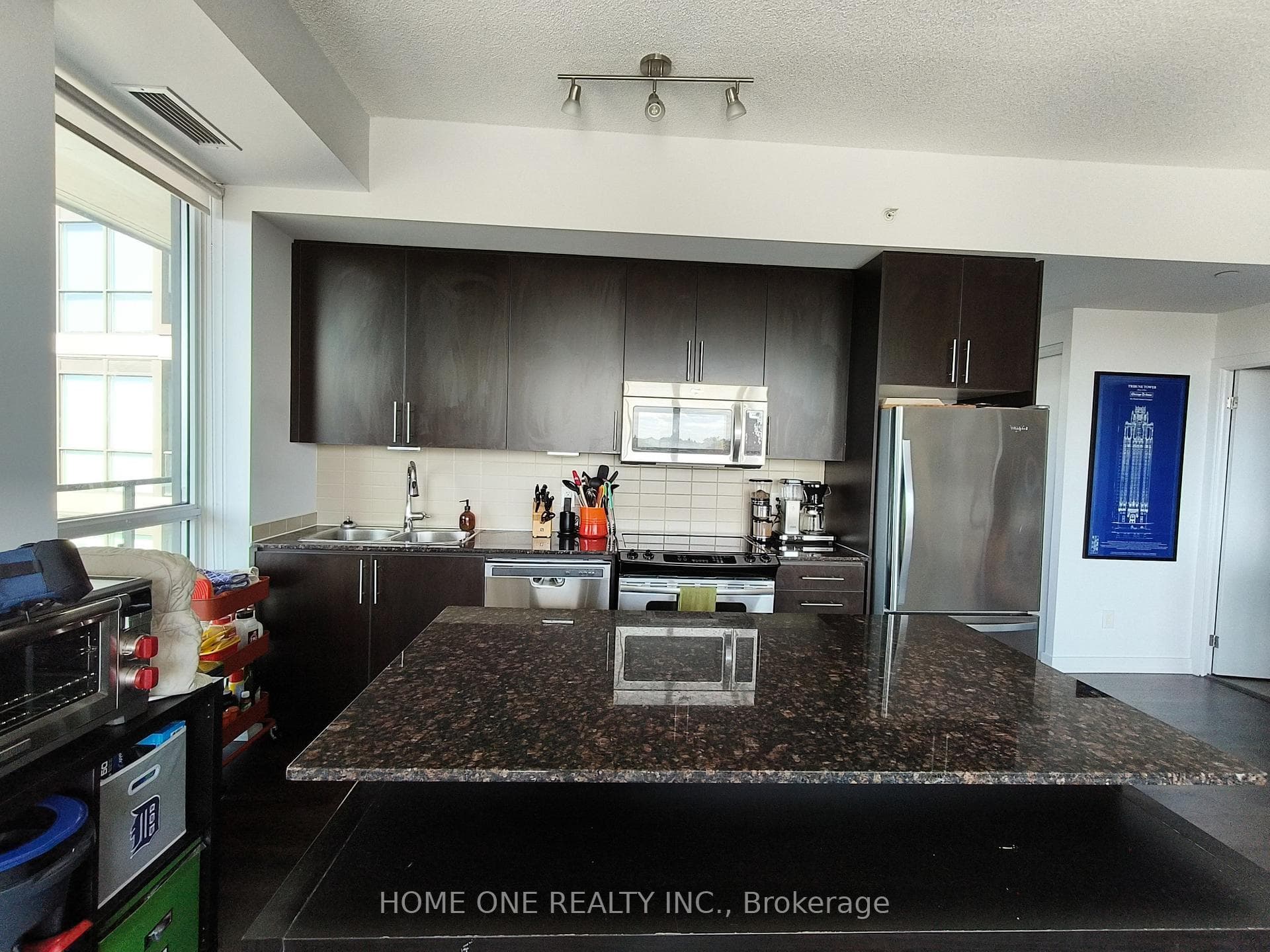 60 Berwick Avenue Unit 907 photo 18