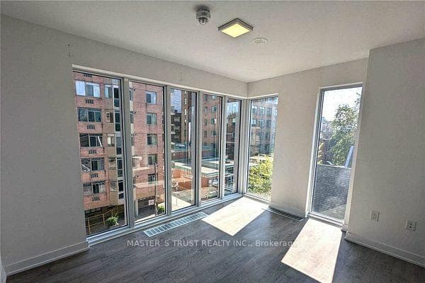 50 Mccaul Street Unit 714 photo 8