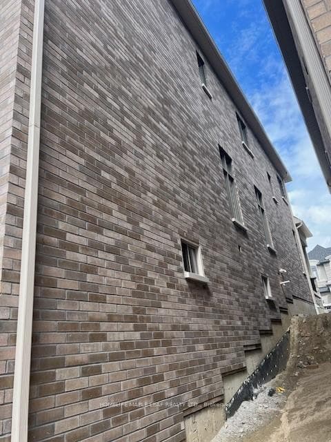 98 JAMES WALKER Avenue photo 6