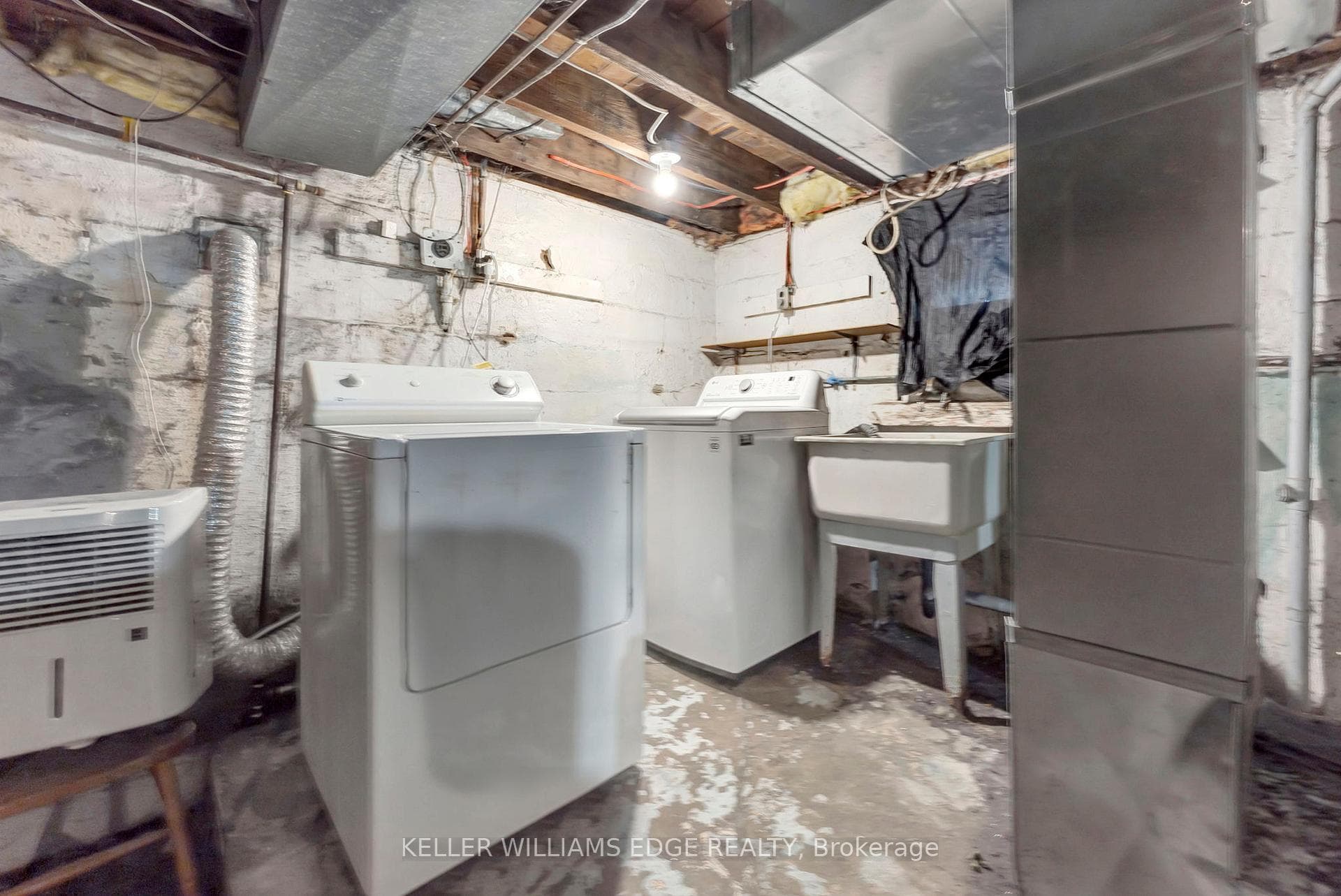 120 Barons Avenue photo 25