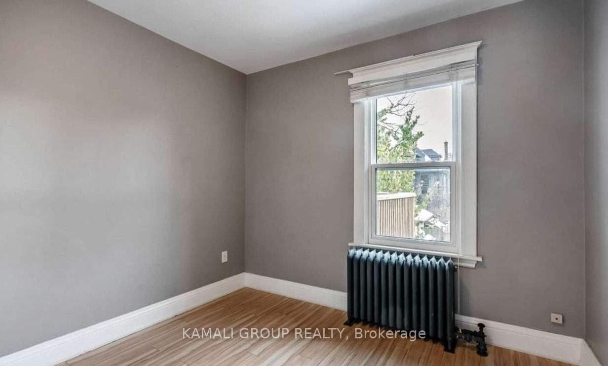 25 Spadina Avenue Unit Upper photo 4