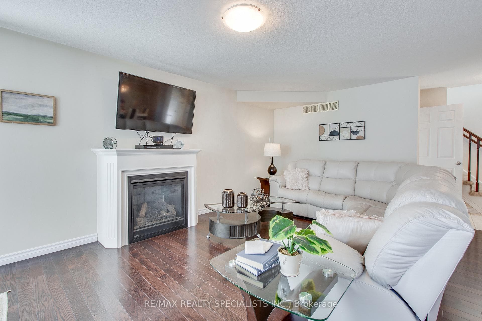 1856 Sedgefield Row photo 10