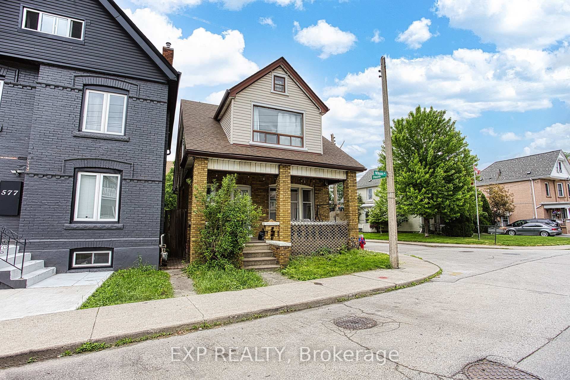 579 Wilson Street photo 2