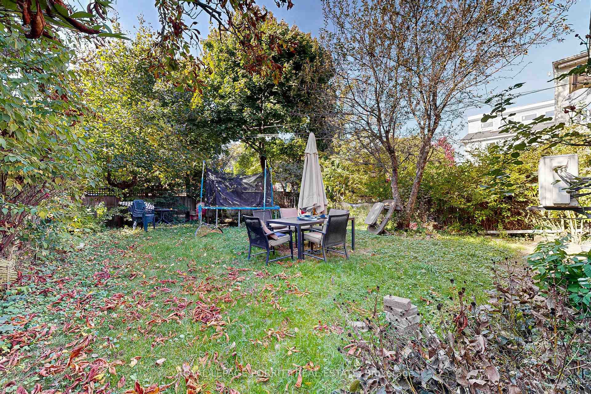 110 Prince Edward Drive photo 23