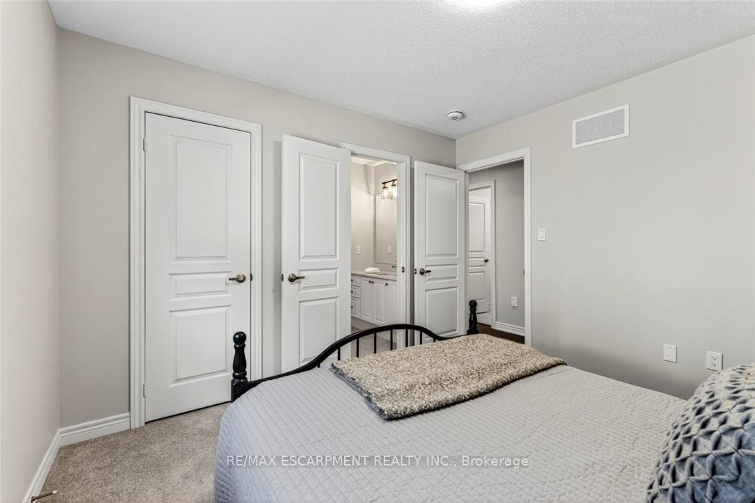 225 Skinner Road photo 32