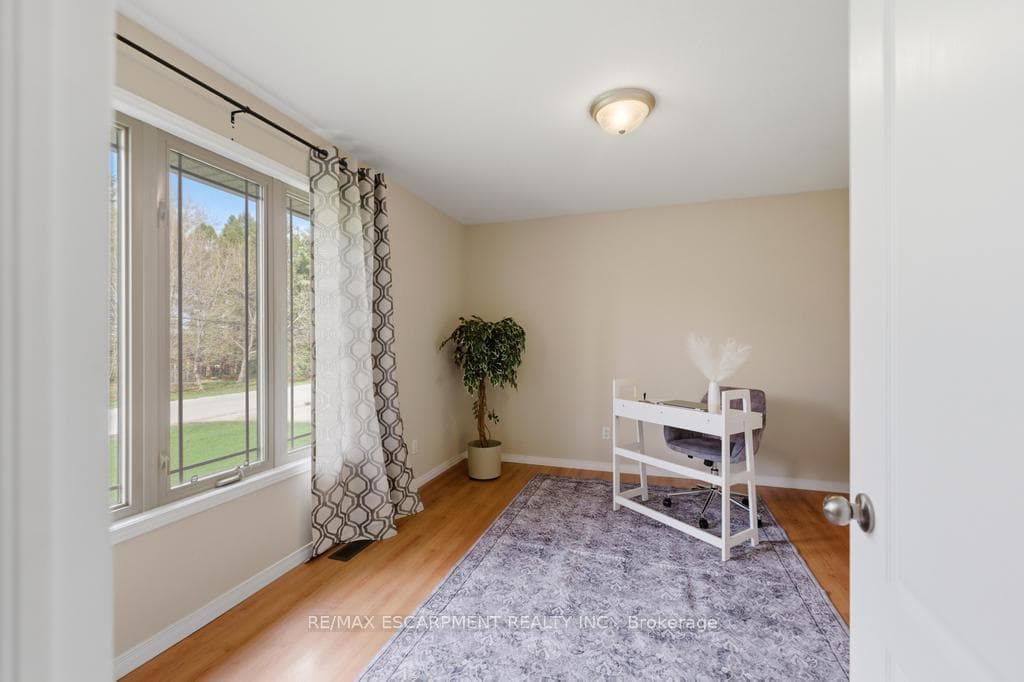 80 Lister Avenue photo 16