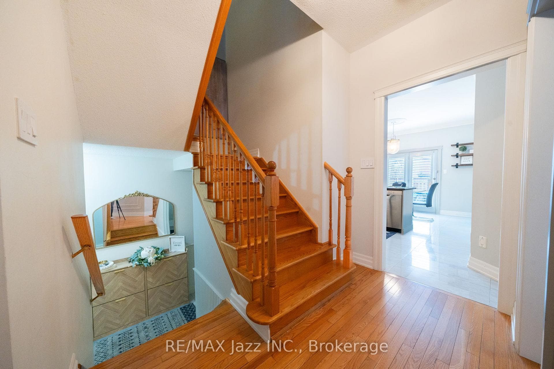 550 Bert Budd Avenue photo 6