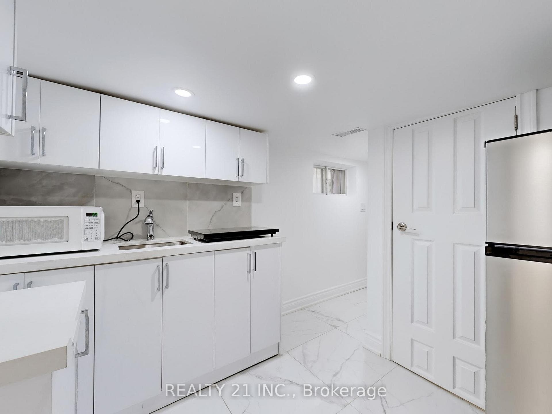 92 King Edward Ave Avenue photo 31