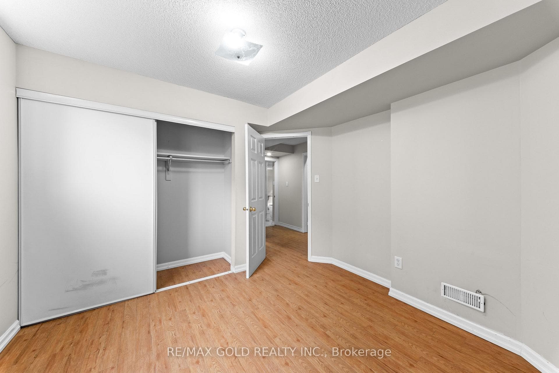 24 Fletchers Creek Boulevard photo 34