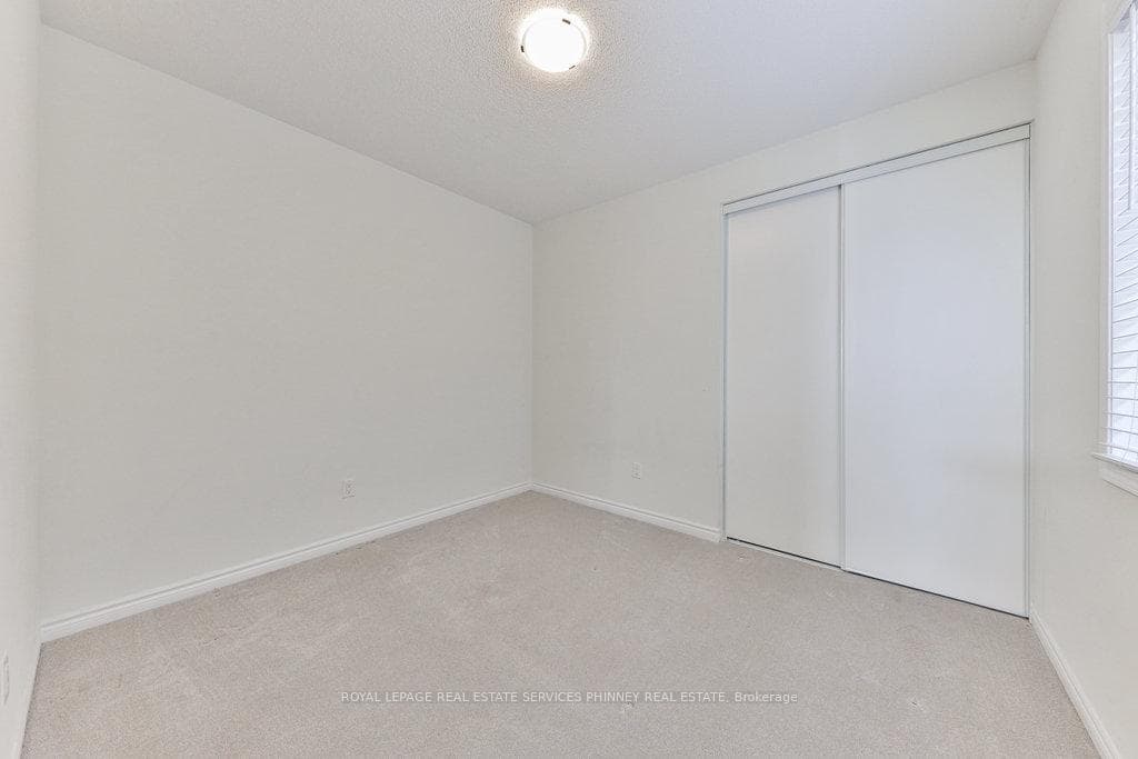 1396 Sycamore Gardens photo 14