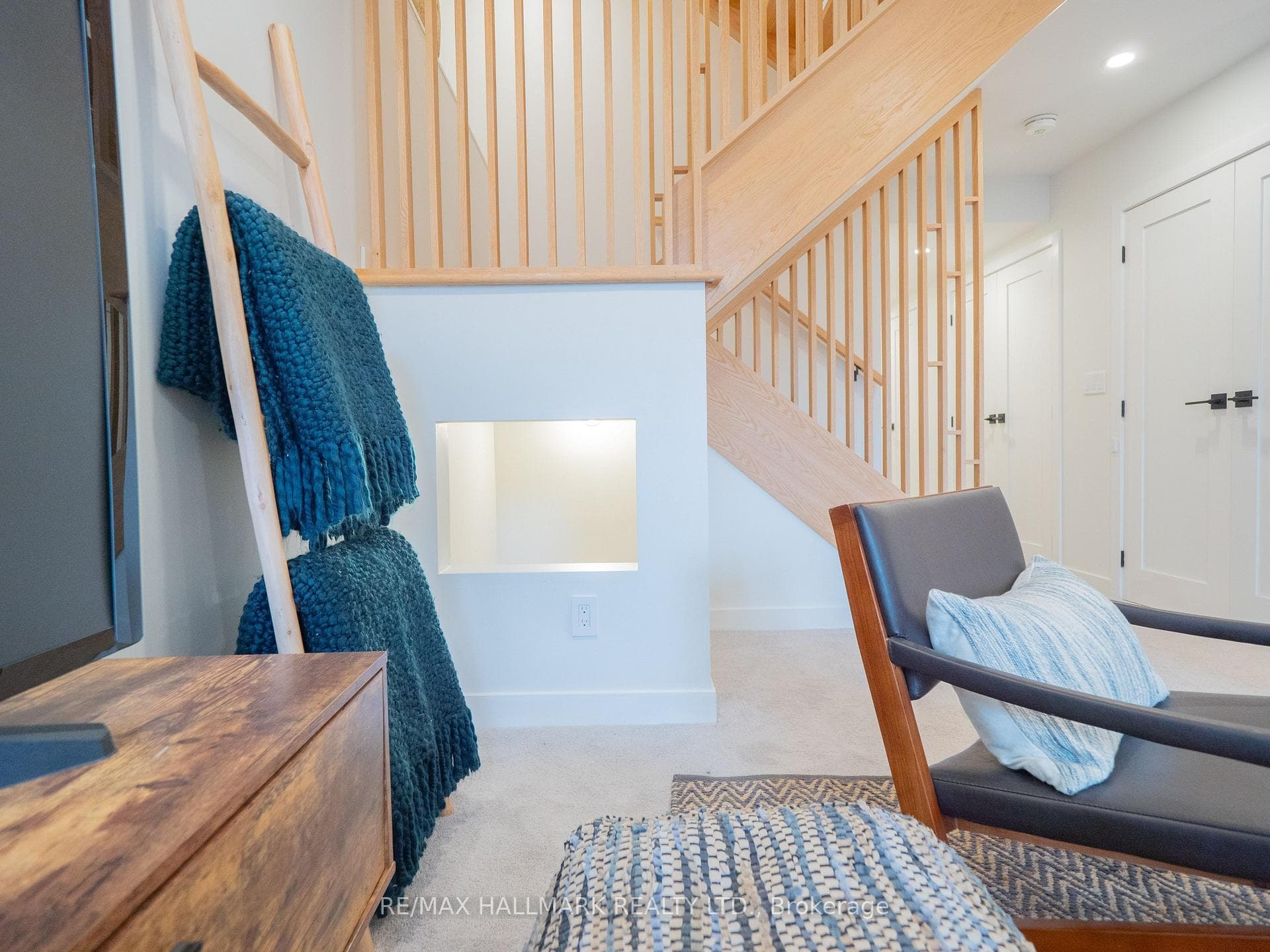 47 Dingwall Avenue photo 33