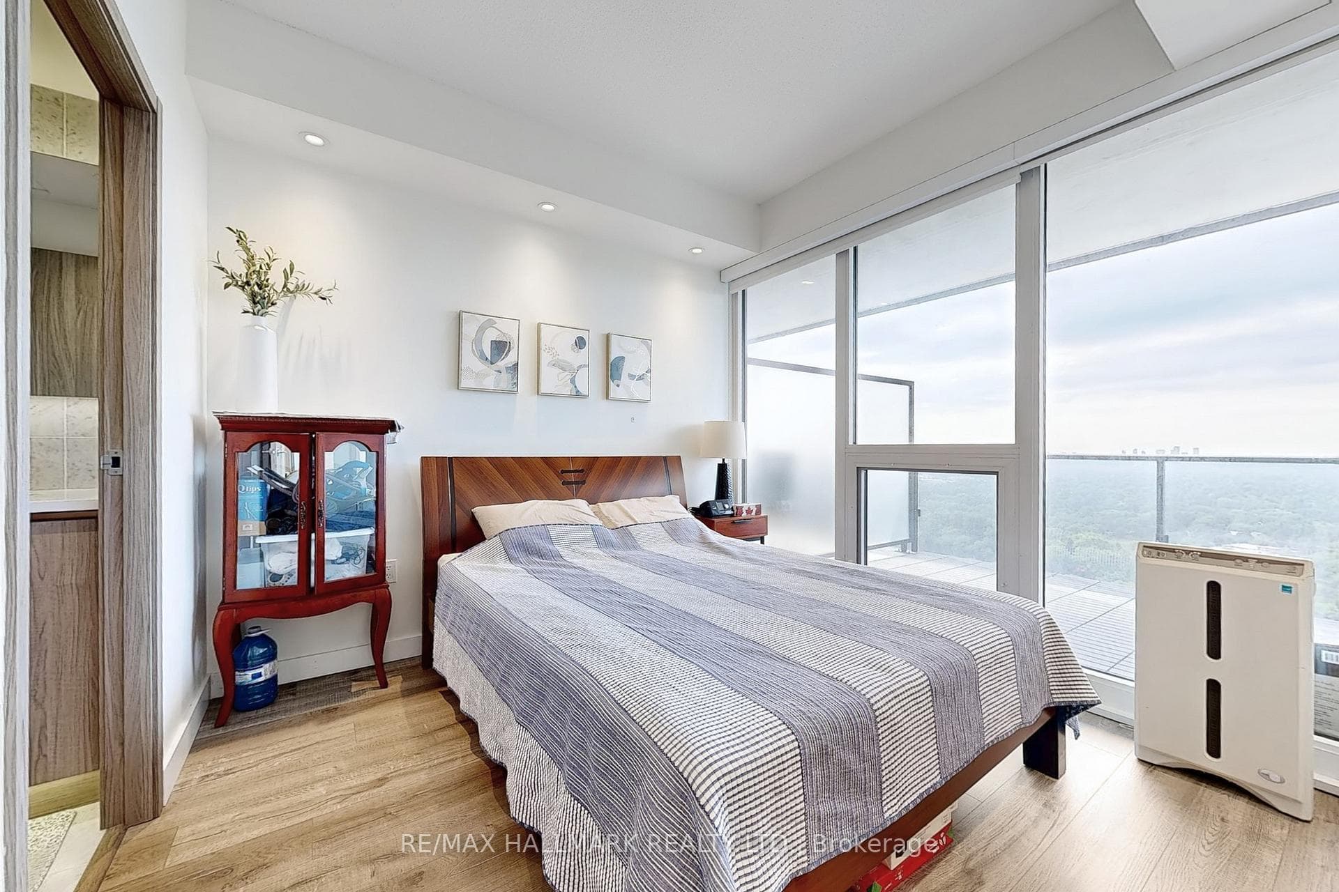 95 McMahon Drive Unit 3103 photo 12