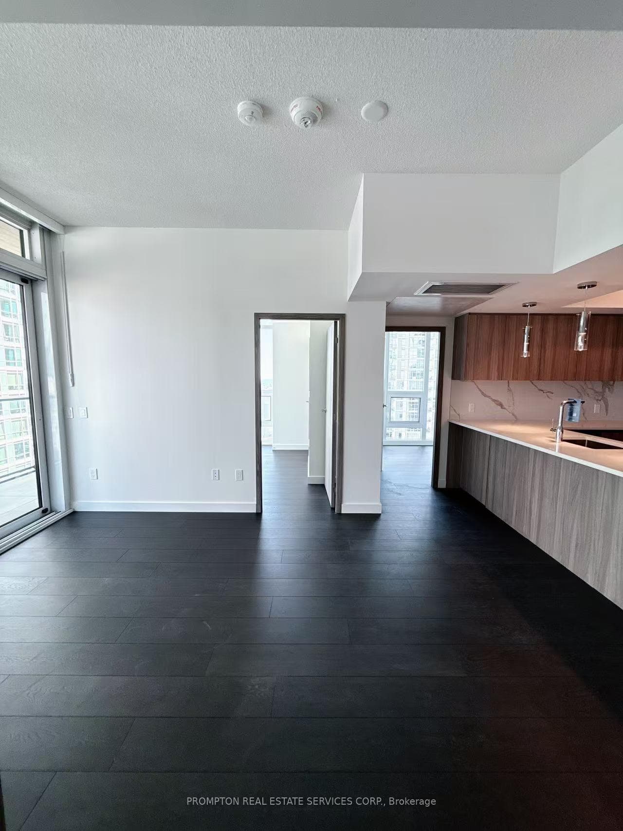 1 CONCORD CITYPLACE Way Unit 2005 photo 22